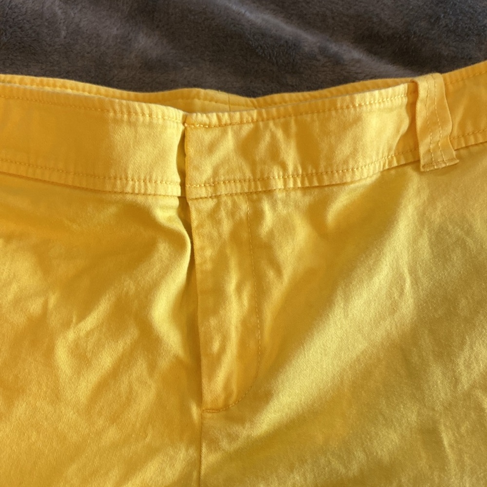 New York & Company Yellow Tailored Shorts Size 12 - Picture 5 of 6